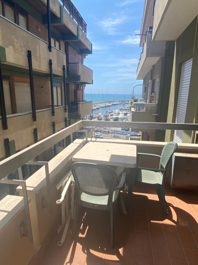 Ferienwohnung Lucia House Mare Nettuno Exterior foto